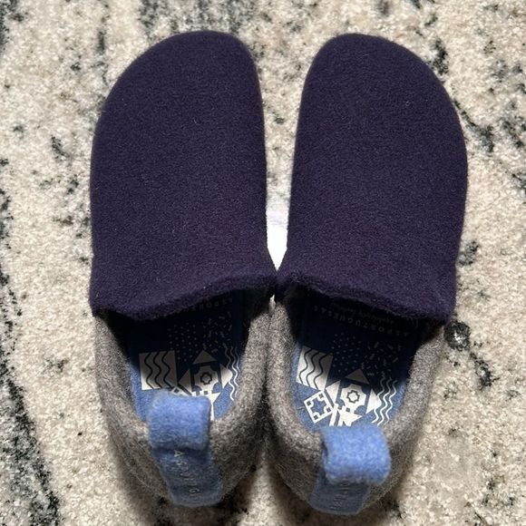 Asportuguesas Women's Gray and Navy Wool Slip-On Shoes - Picture 4 of 9
